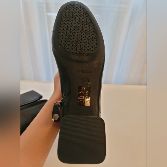 Geox Respira Heel Ankle Boots 8.5 (39) - Picture 6 of 8